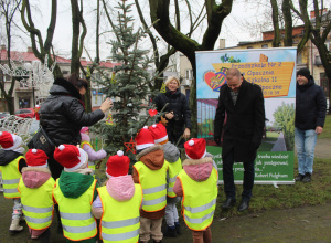 Opoczyńskie dzieli się chlebem- strojenie choinki!